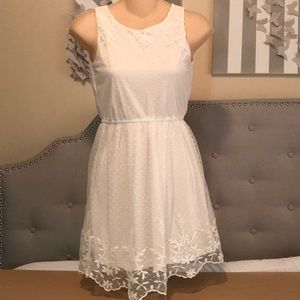 White lace girls dress 10-11
